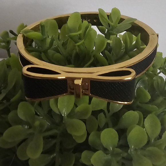 Kate Spade Black and Gold Bow Textured Hinged Bracelet - Picture 11 of 11